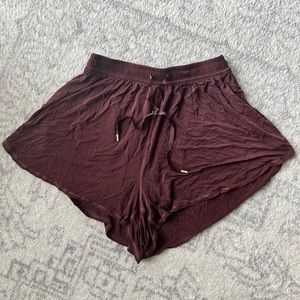 lululemon dancer shorts size 8